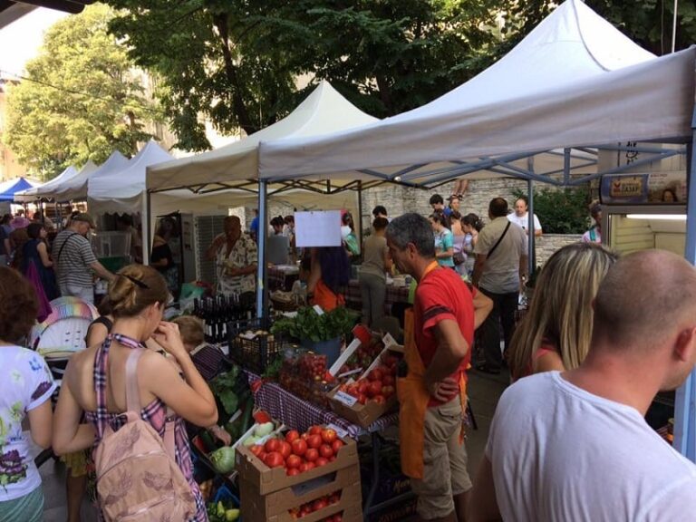 Фермерският пазар във Варна