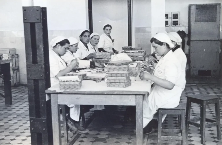 История за шоколада: сладки „сапунчета“ от Своге и Велизар Пеев